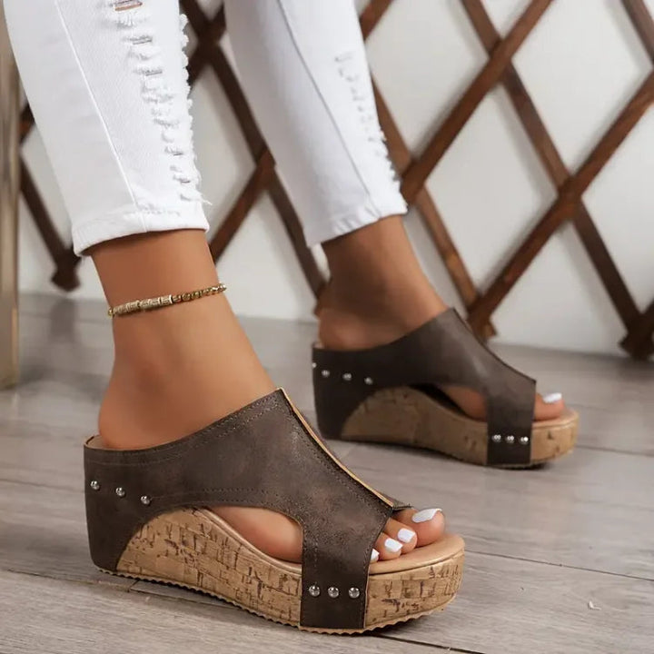 Oshae - Supportive Sandals