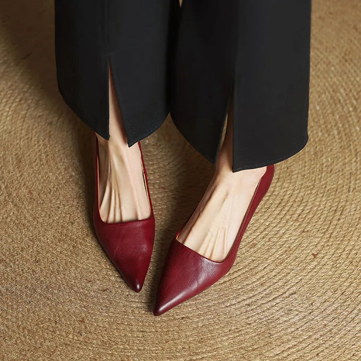Serelina - Elegant Pointed-Toe Kitten Heel Pump