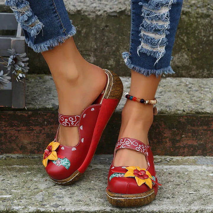 Kendra - Cushioned Clogs