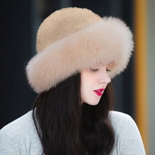 Olwen - Plush Faux Fur Winter Hat